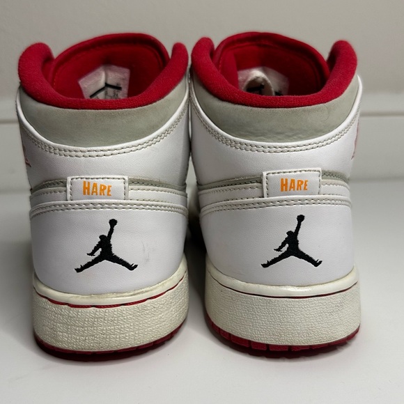 Air Jordan 1 mid ‘Hare Jordan’ GS Kids size 6Y, Women’s size 8 - Picture 4 of 9